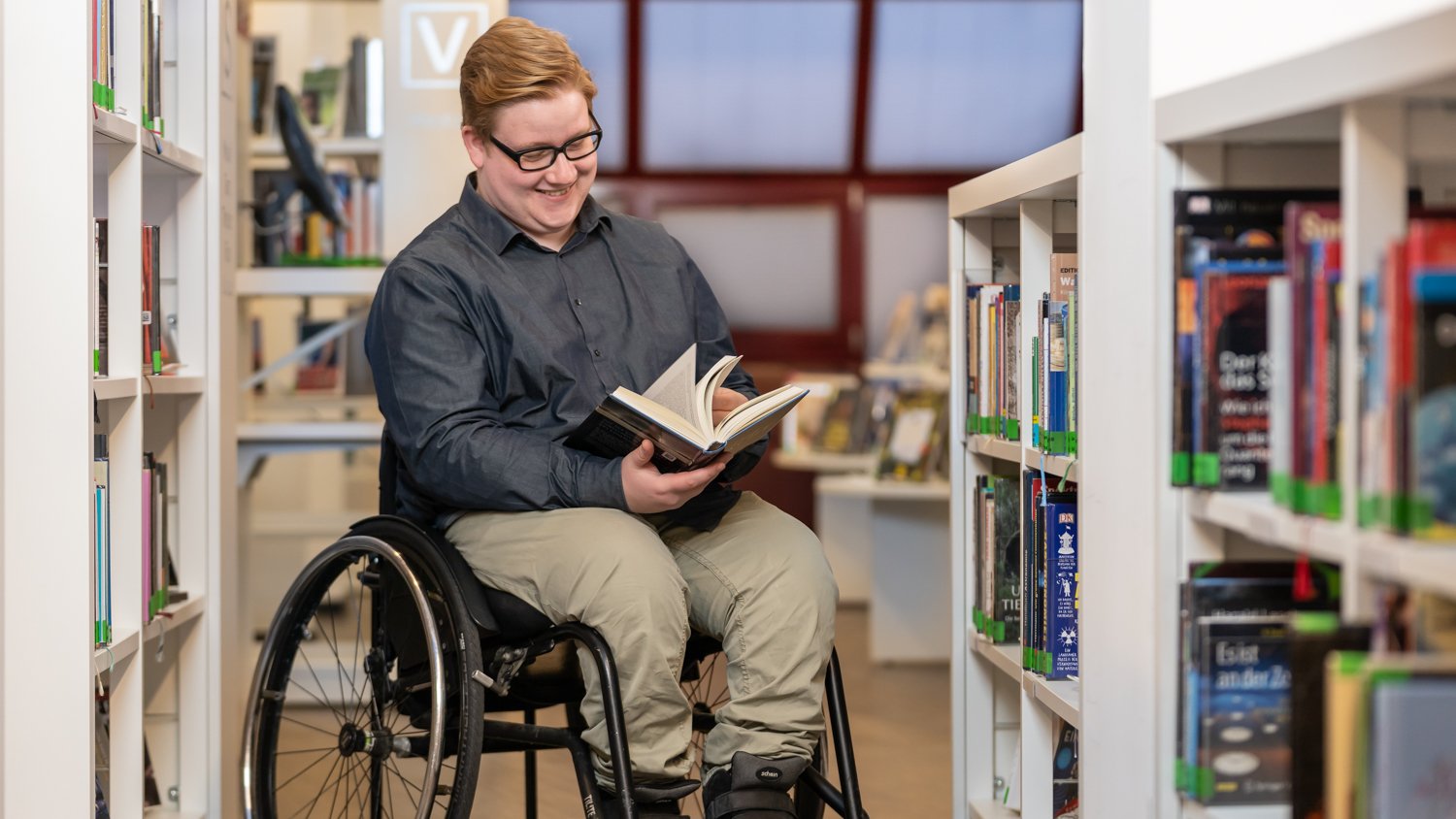 Sachbuchbereich Rollstuhl