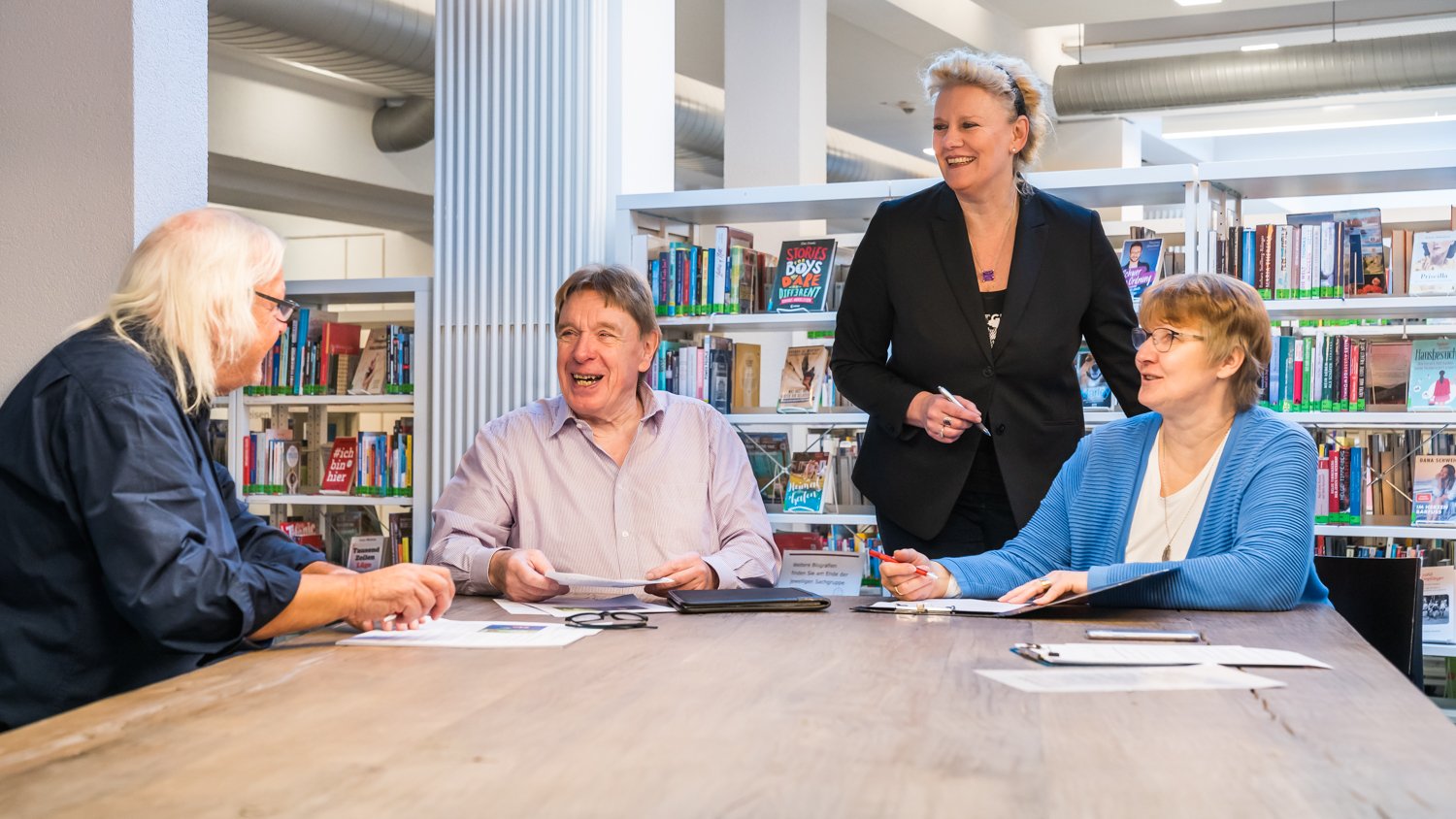 Freundeskreis Stadtbibliothek Siegburg Tisch