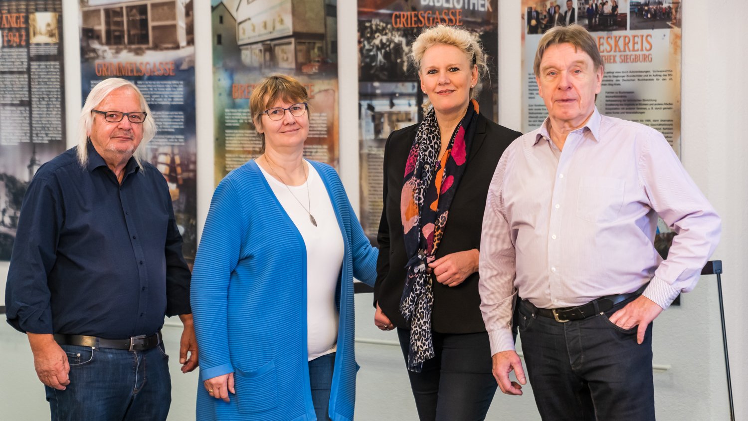 Freundeskreis Stadtbibliothek Siegburg stehend