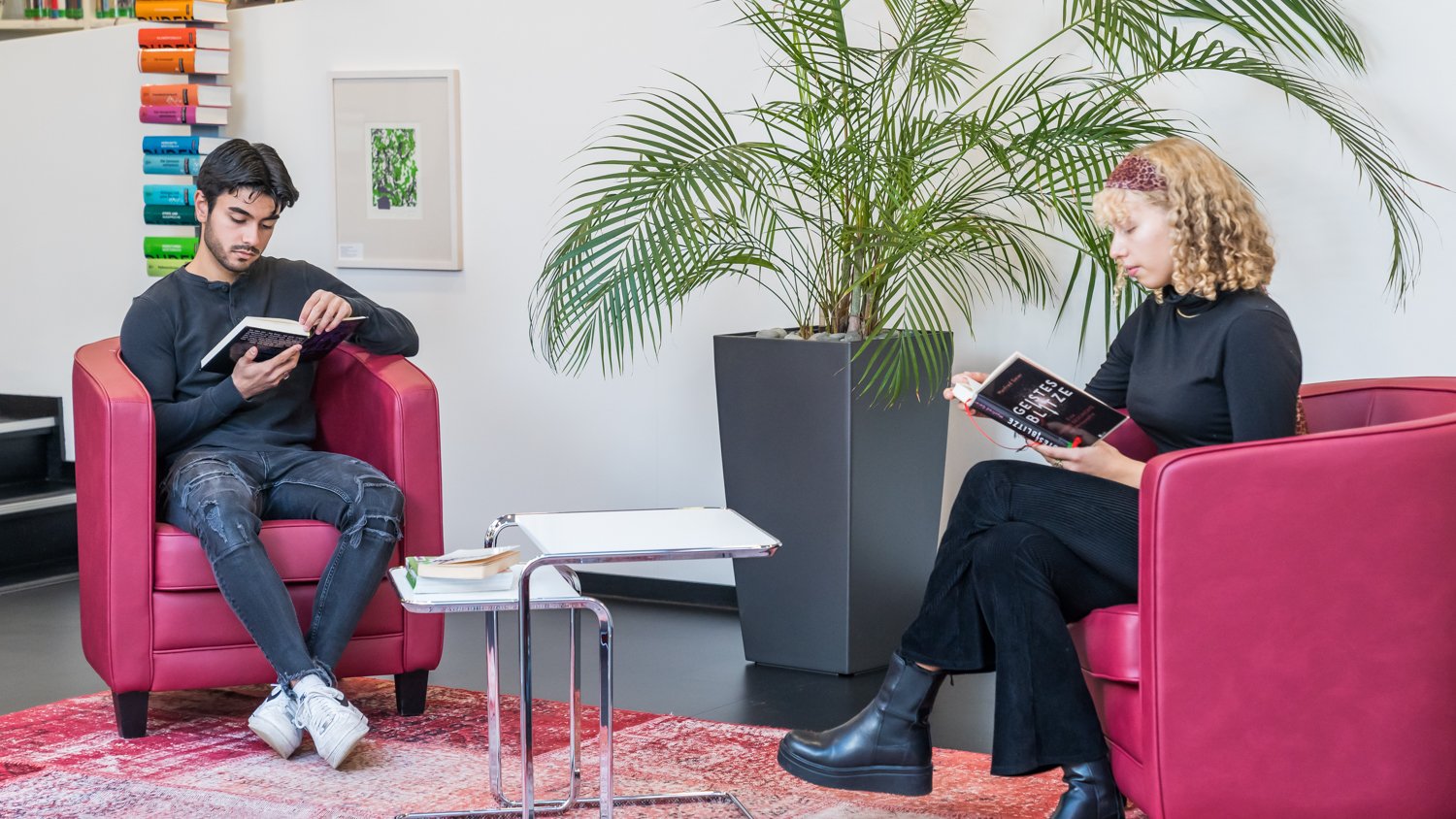 Lesen & Entspannen Bühne zwei Personen